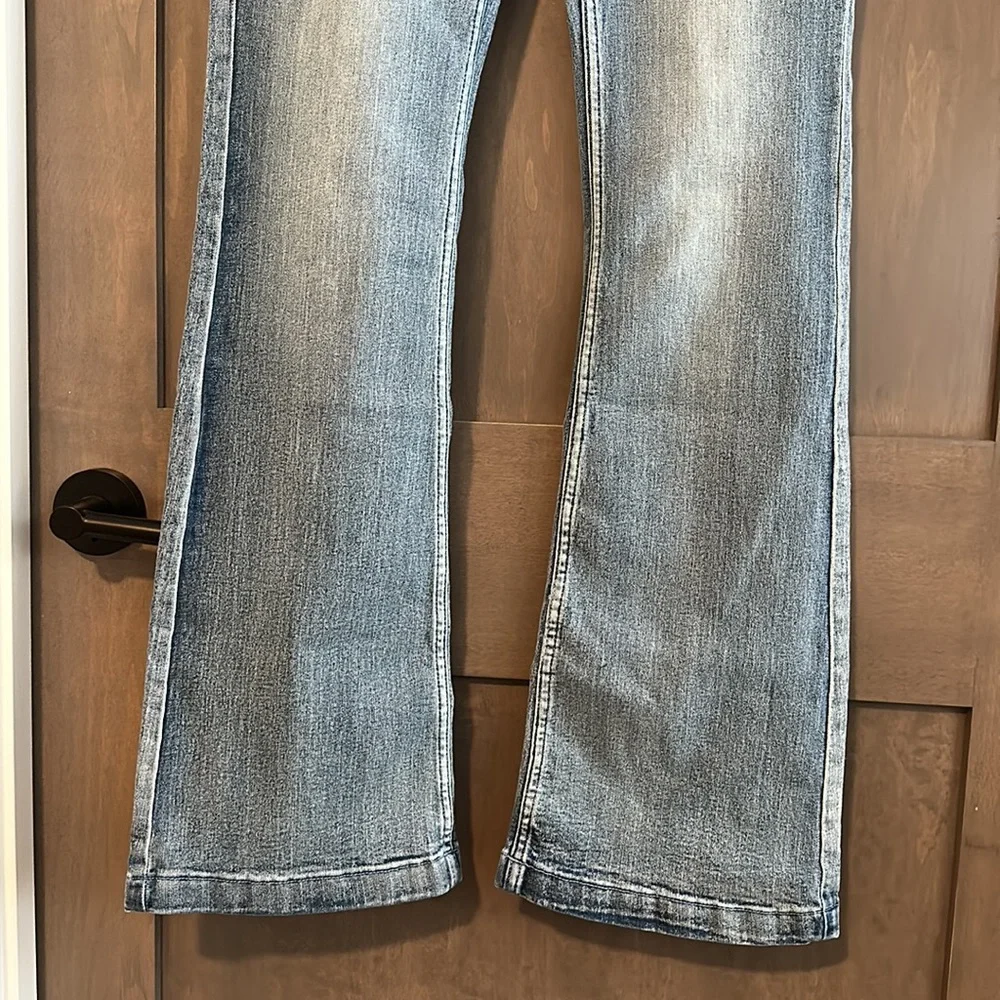 Venus Light Wash Bootcut Jeans Size 6 Long NWT - Picture 2 of 10